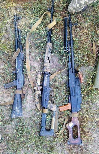 The rifles that the Russian-separatist reconnaissance group was carrying. Photo: 93d brigade's fb page