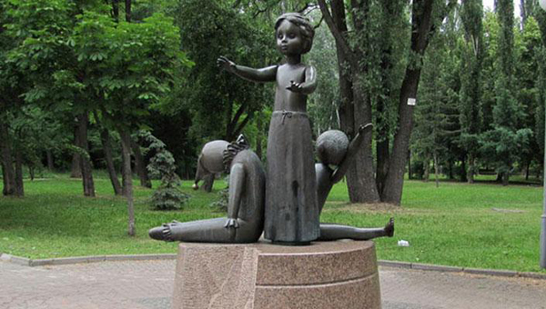 A monument to the children executed at Babi Yar. Photo: KPI ~