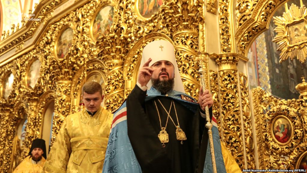 Metropolitan Epifaniy held his first liturgy in the St. Michael’s Cathedral on 16 December. Photo: RFE/RL ~