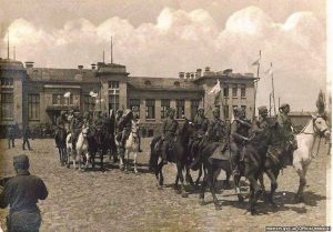 First Hetman Doroshenko Zaporizhzhia Infantry Regiment enters Bakhmut, Donetsk Oblast, April 1918 ~