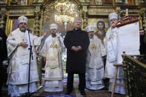 New independent church and Moscow Patriarchate vie for parishes in Ukraine ~~