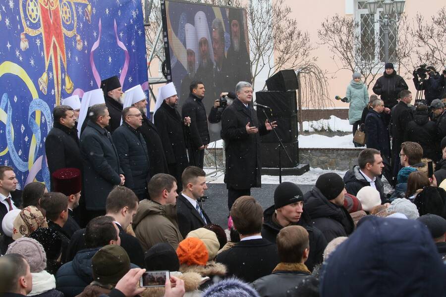 Petro Poroshenko while demonstrating Tomos in Vinnytsia. Source: 33 Kanal