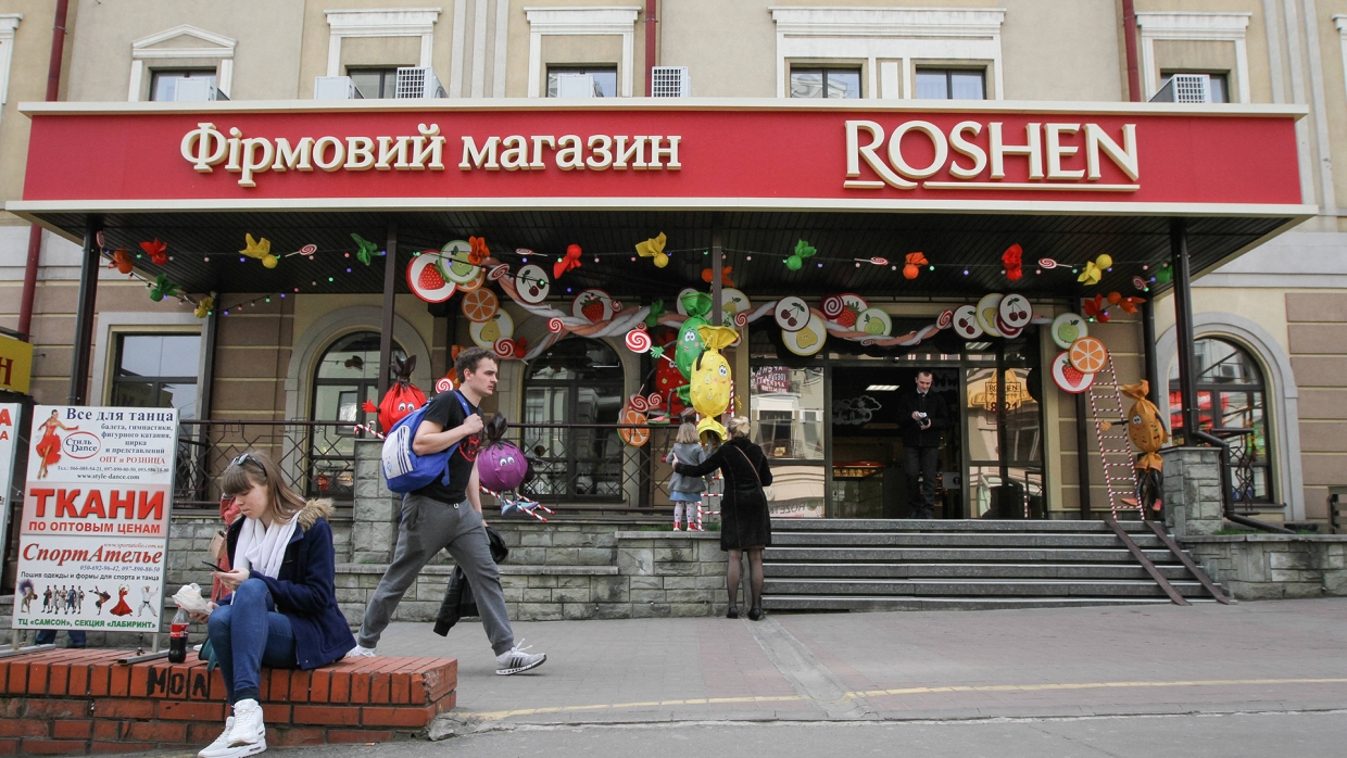 Acts of vandalism against Roshen candy shops were reported in Kyiv. Photo: kievnews.net ~