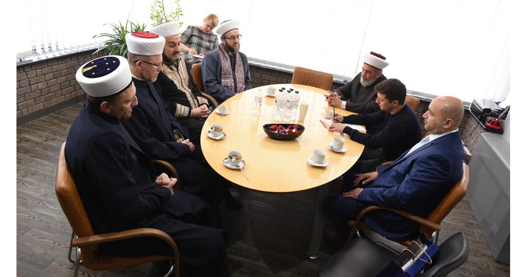 Ukrainian president-elect Volodymyr Zelenskyi meeting with the leaders of the Muslim community of Ukraine on May 2, 2019.