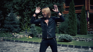 Oleh Vynnyk performing his legendary song Moloda Vovchytsya (Young She-Wolf). Image: Snapshot from Vynnyk’s Youtube channel ~