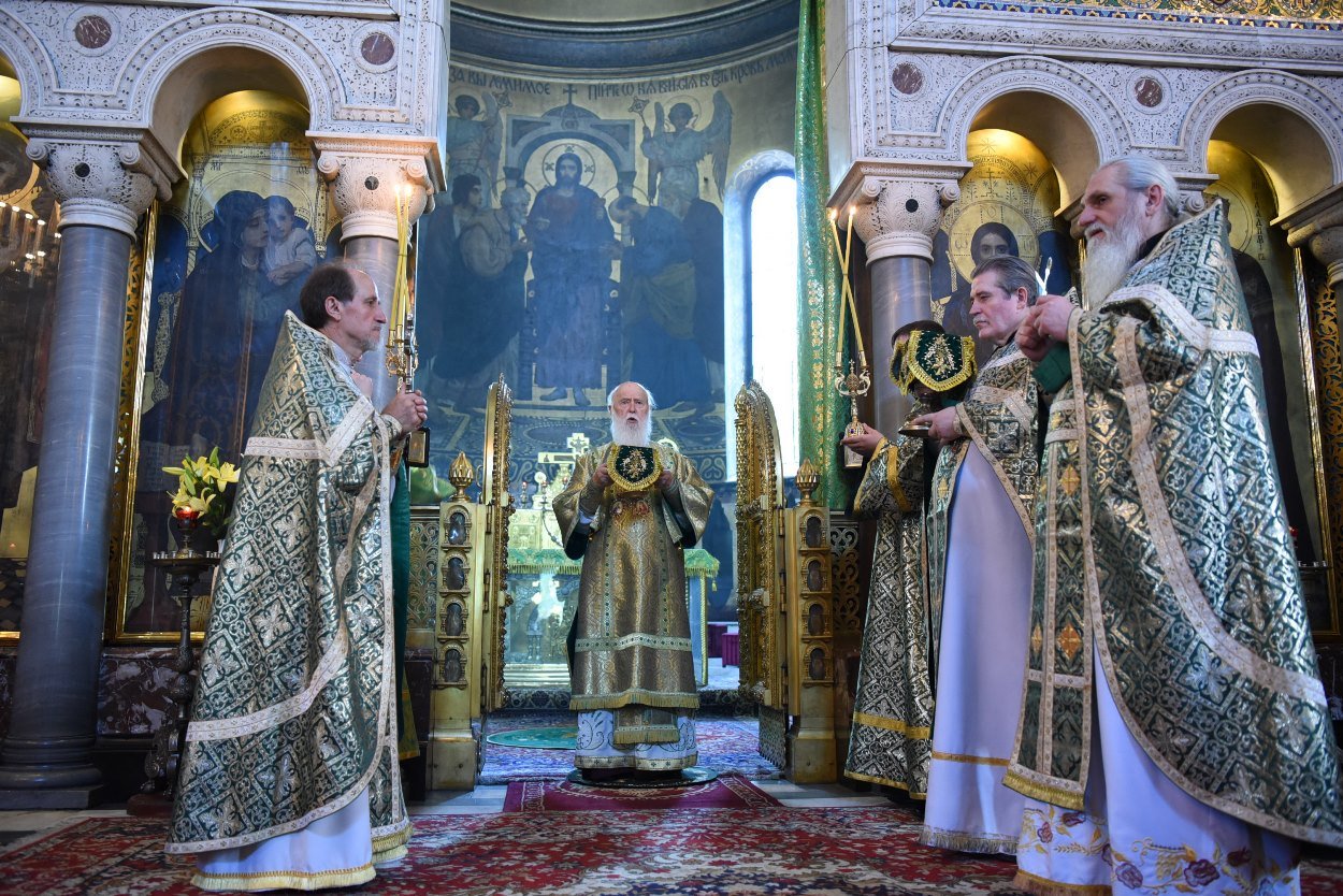 Metropolitan Filaret during liturgy in the St. Volodymyr Cathedral in Kyiv. Photo: UOC KP’s fb page ~