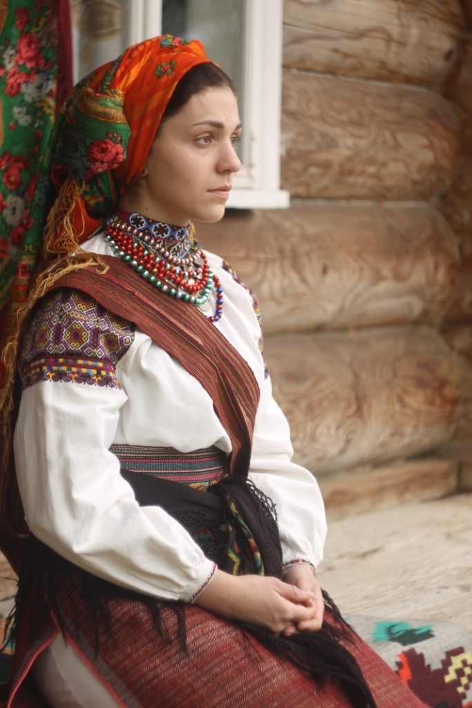 Daryna Furmanyuk in Hutsul traditional dress. Source ~