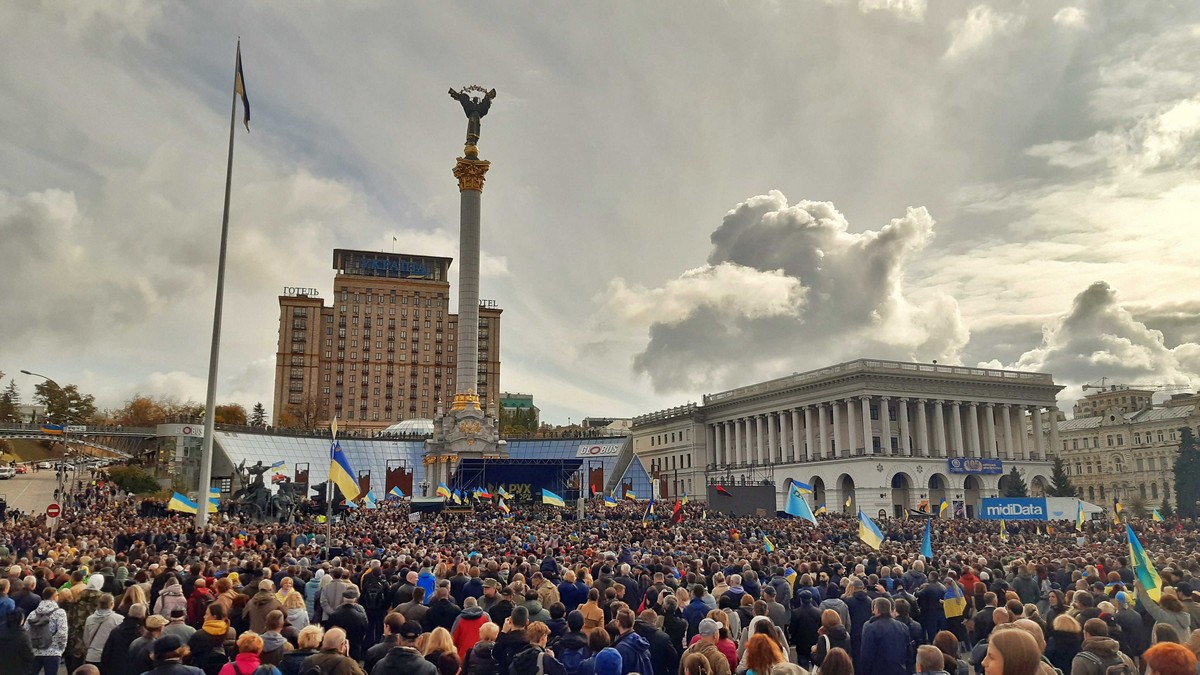 Mass protest “Let’s stop capitulation”‘ on the Maidan Nezalezhnosti square in Kyiv, 6 October 2019. Out of this rally emerged the Capitupation Resistance Movement, which initially protested the implementation of the so-called Steinmeier formula on holding elections in occupied Donbas. Photo: Olena Makarenko/Euromaidan Press ~