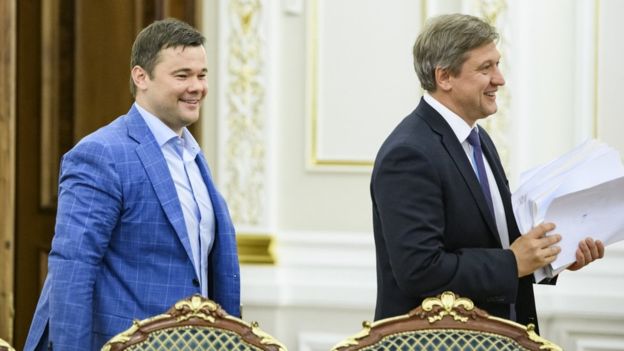 Oleksandr Danyliuk (right) and Andriy Bohdan (left) at the Presidential Office. Source: LB ~