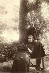 Lesia Ukrainka and sister Oksana Kosach-Shymanovska, 1906 ~
