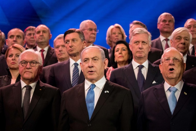 Group photo of the participants of the World Holocaust Forum. Photo: YONATAN SINDEL/FLASH90 ~
