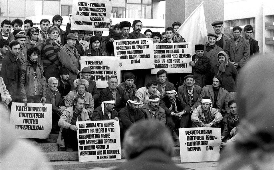 Crimean Tatar protest against the upcoming referendum on the status of autonomy for Crimea, and against the oppression of Crimean Tatar repatriates. November 1990, Simferopol. Source. ~