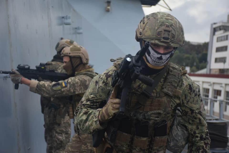 Ukraine’s Special Operations Forces officers and their colleagues from NATO member states taking part in joint exercises on UK Royal Navy's destroyer Dragon. October 10, 2020 (Source: facebook.com/usofcom)