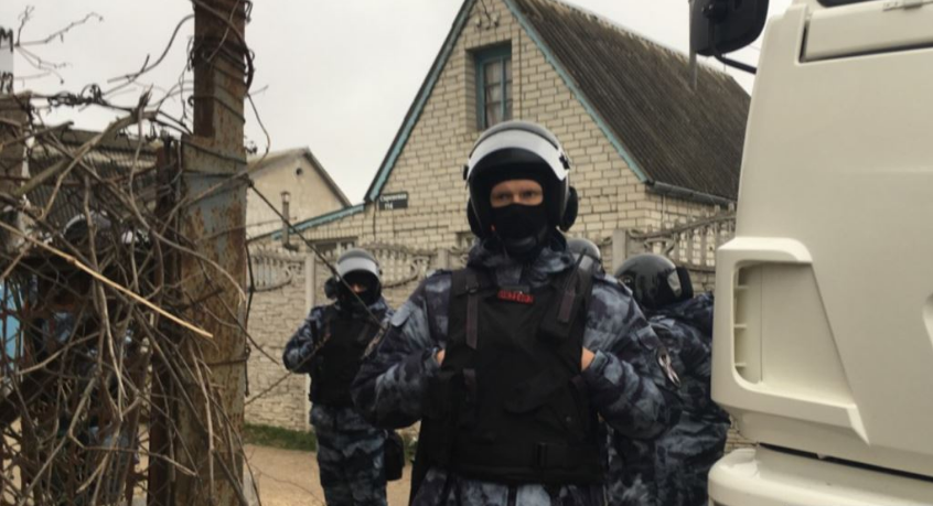 FSB searches houses of Crimean Tatars in the annexed Crimea, 2019. Photo: Crimean Solidarity ~