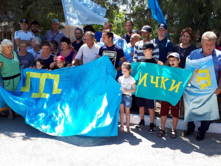A motor rally for the Day of the Crimean Flag held in occupied Crimea on 17 June 2019. Source: QHA ~