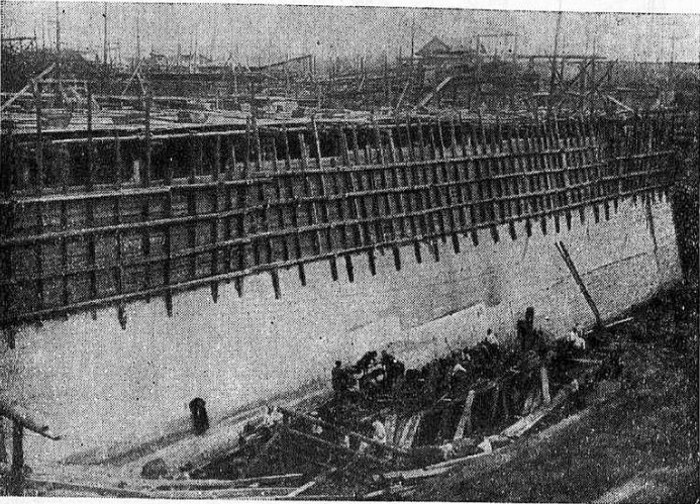 Construction of Moscow-Volga canal. (Source: Moscow-Volga Canal. Concrete Works. Moscow, 1941. P. 205). ~
