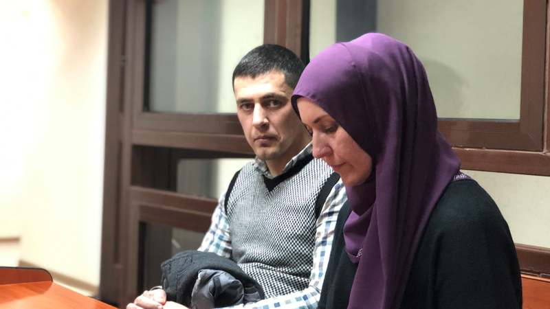 Amet Suleymanov and Lilia Hemedzhy in court. Photo: Crimean Solidarity ~