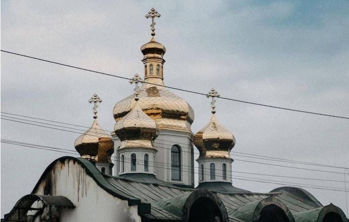 A Ukrainian Orthodox church in the town of Irpin near Kyiv damaged by artillery of invading Russian troops. Russo-Ukrainian War. March 15, 2022 (Credit: Dattalion)