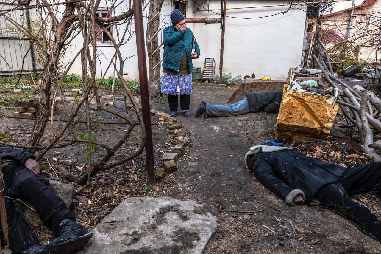 Corpses of civilian residents of a town near Kyiv killed and left on the ground by Russian troops. Bucha, Ukraine, April 5, 2022. Russo-Ukrainian War. Source: Dattalion