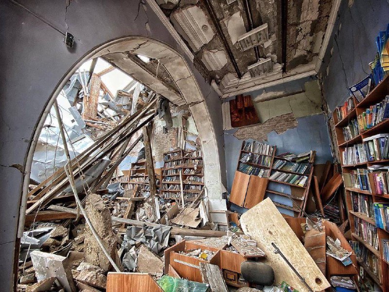 A library in Chernihiv, Ukraine after Russian bombing. April, 2022 (Source: blacklampa)