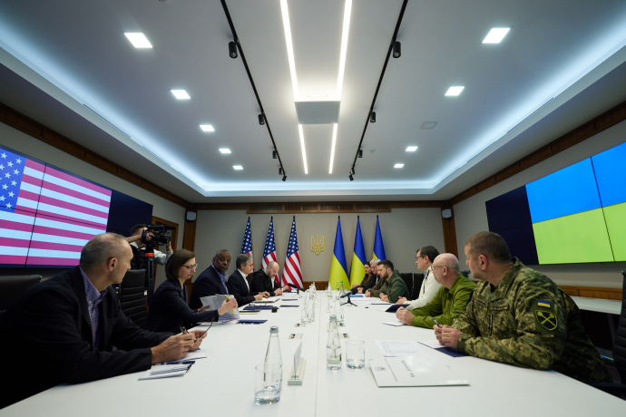 Weapons on the agenda in negotiations between the US and Ukrainian officials.