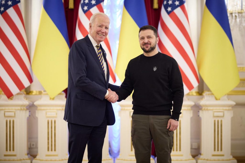 Biden to meet with Zelenskyy in France and Italy this week