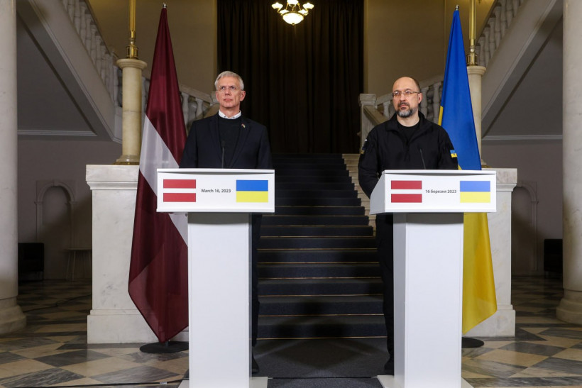 Latvija nosūta Ukrainai jaunu militāro palīdzību 74 miljonu dolāru apmērā