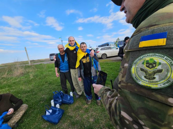ukrainians released russian captivity 26 april 2023