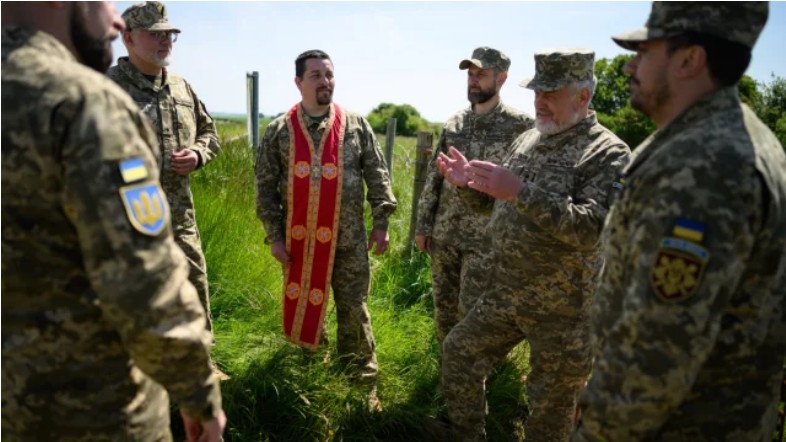 Ukrainian-Military-chaplains-in-Uk