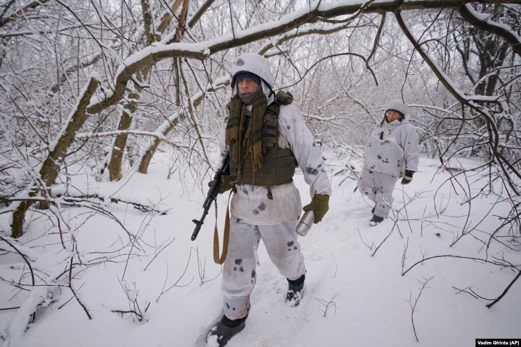 Ukrainian troops winter