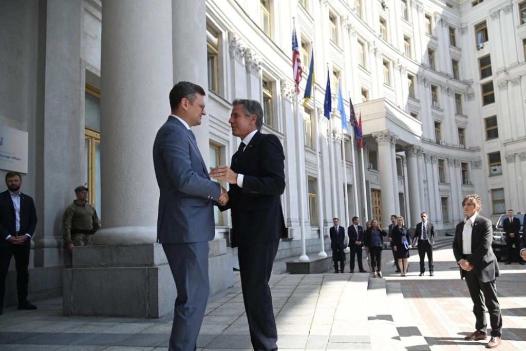 US State Secretary Blinken (right) meeting with Ukraine's Foreign Minister Kuleba (left). Kyiv, 6 September 2023. Photo: Ukrinform