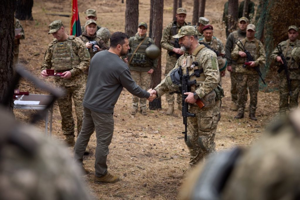 Zelenskyy Visits Eastern Troops Awards Soldiers Photos Euromaidan