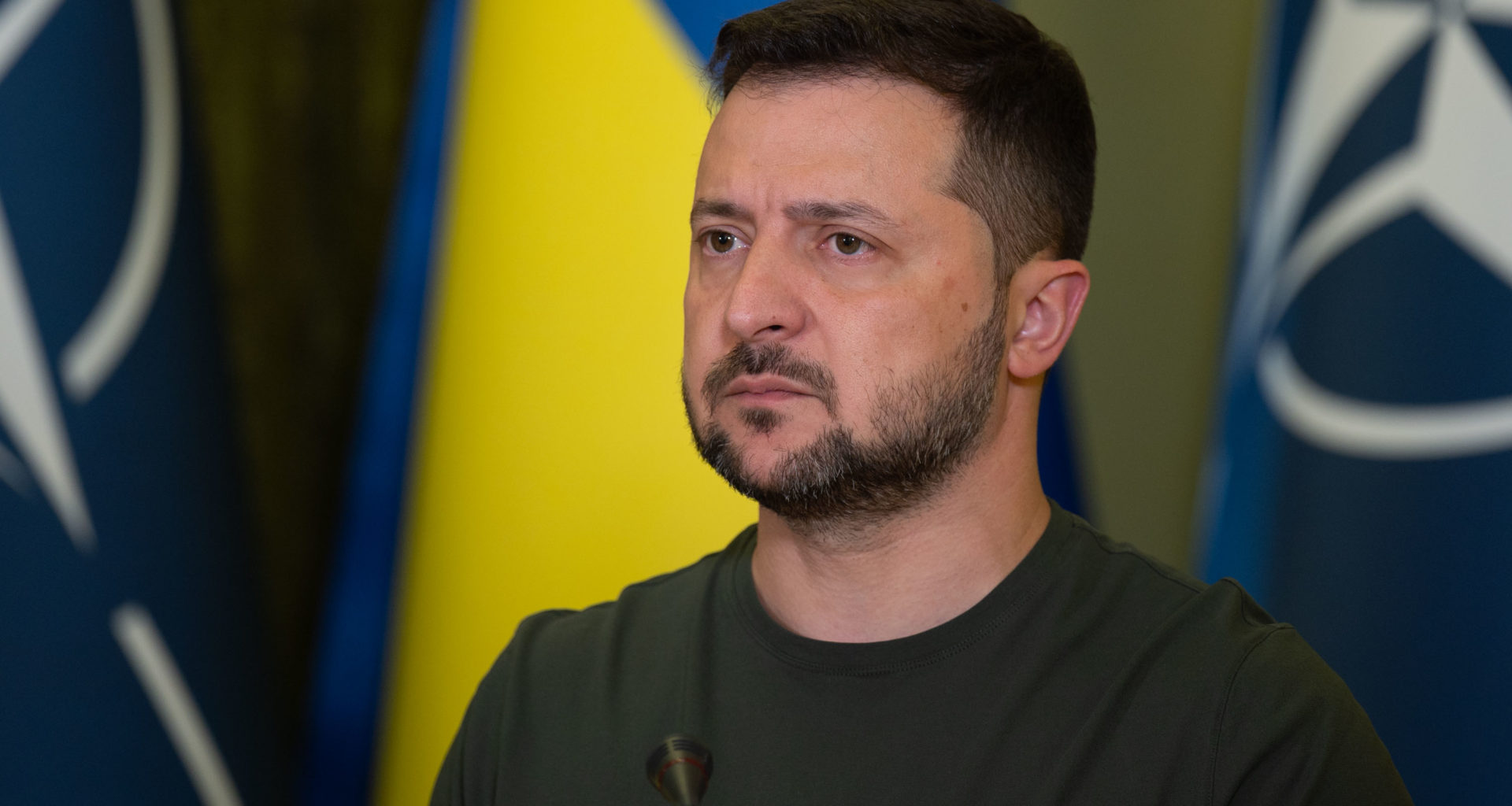 Zelenskyy ukrainian nato flag