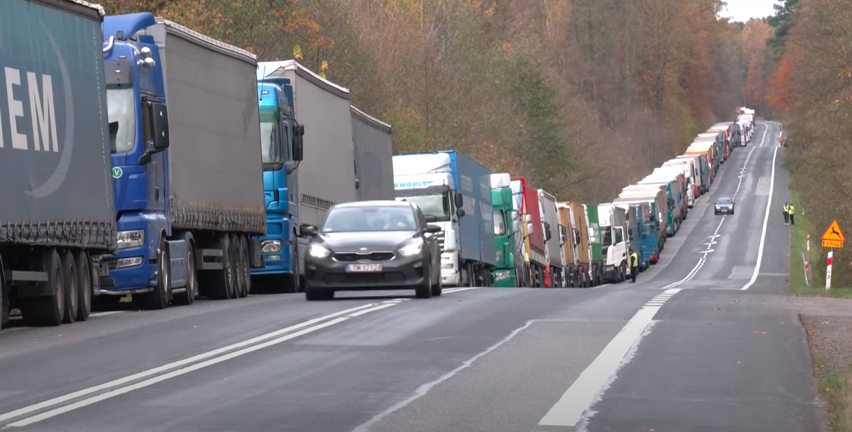 Latvia offers to help resolve Poland-Ukraine border crisis as 2,000 trucks lined up on Polish border