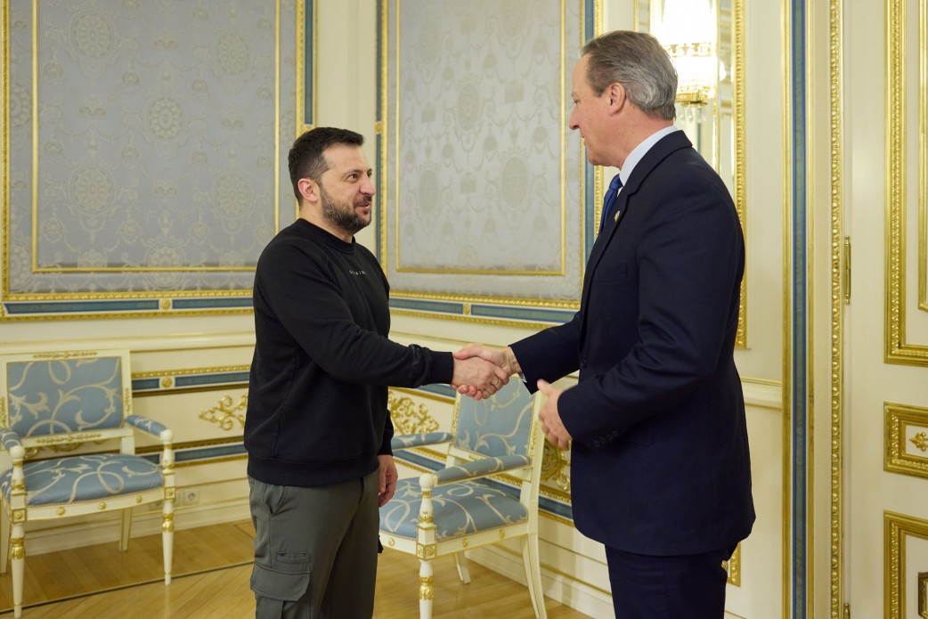 Zelenskyy, Cameron discuss military assistance, grain corridors in Kyiv