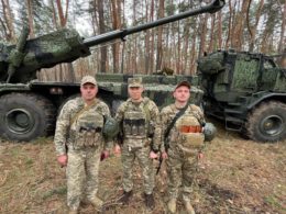 sweden considers sending military advisers ukraine ukrainian soldiers standing next swedish 155 mm archer self-propelled howitzer november 2023 ukraine's 45th artillery brigade archer4