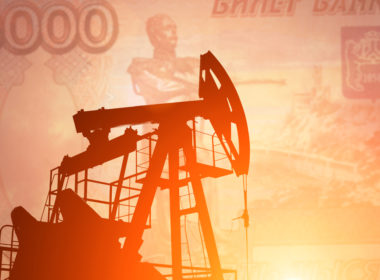 US strengthens sanctions on Russian oil