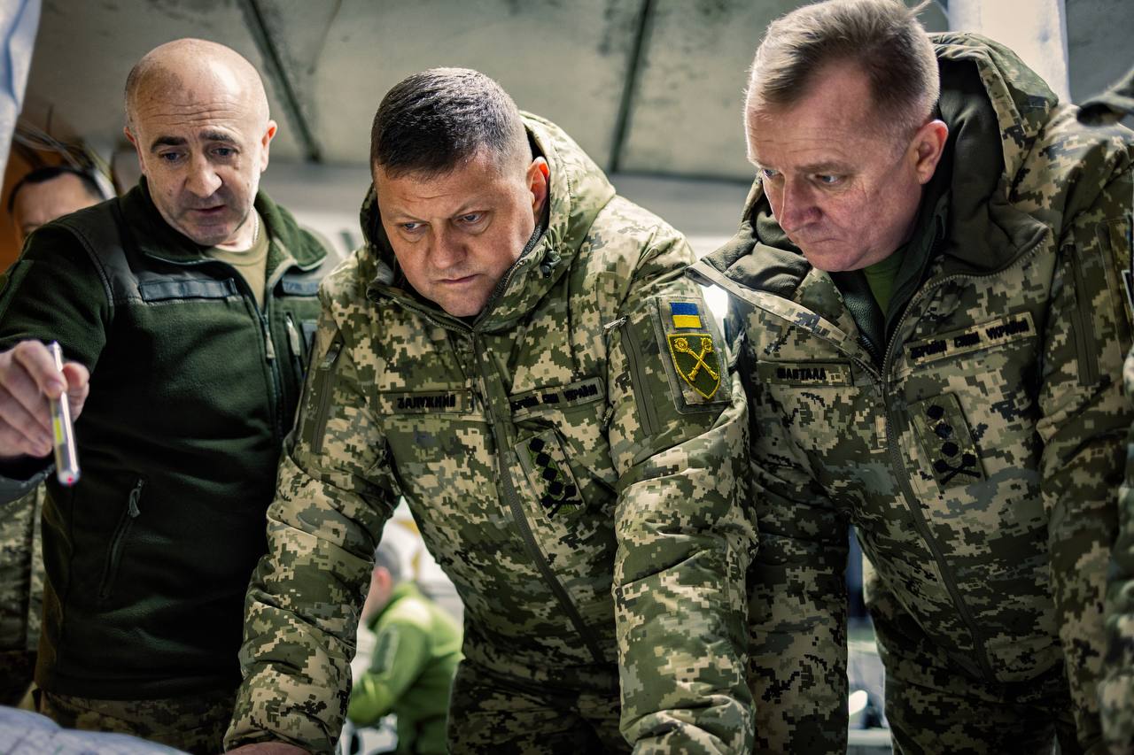 Zaluzhnyi during his meeting with frontline commander in the beginning of 2024