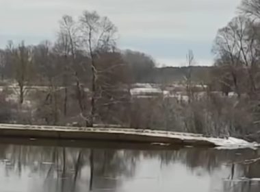 Russian pontoon bridge that floated to Ukraine. Screenshot from Ukraine's Border Guard Service video dated 7 January 2023.
