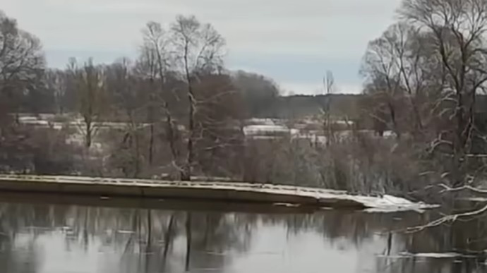 Russian pontoon bridge that floated to Ukraine. Screenshot from Ukraine's Border Guard Service video dated 7 January 2023.