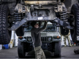 Ukrainian army repairs logistics
