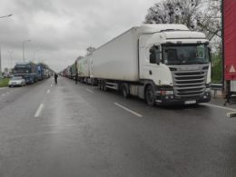 Romania border trucks Ukraine