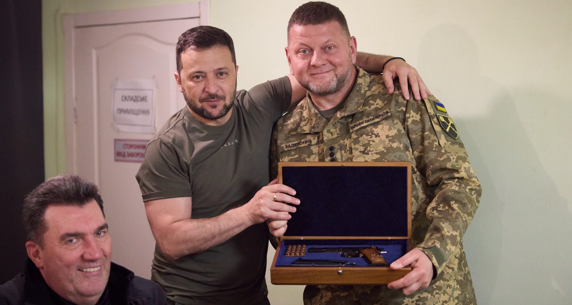 politico ukraine launched kursk incursion despite objections some top brass president zelenskyy (left) commander-in-chief zaluzhnyi (right) zelenskyy's fb page