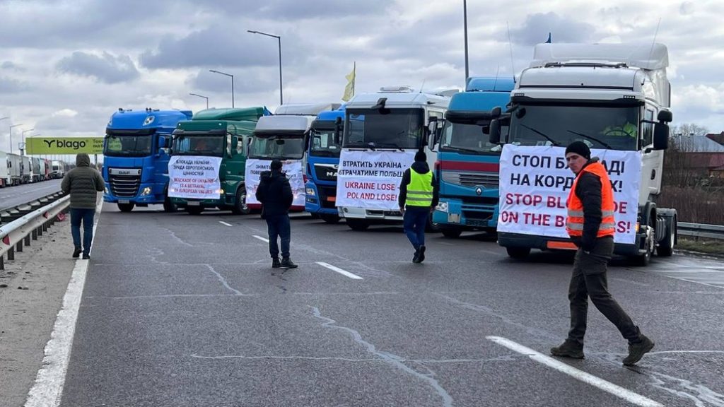 Polish farmers terminate border blockade with Ukraine, easing tensions