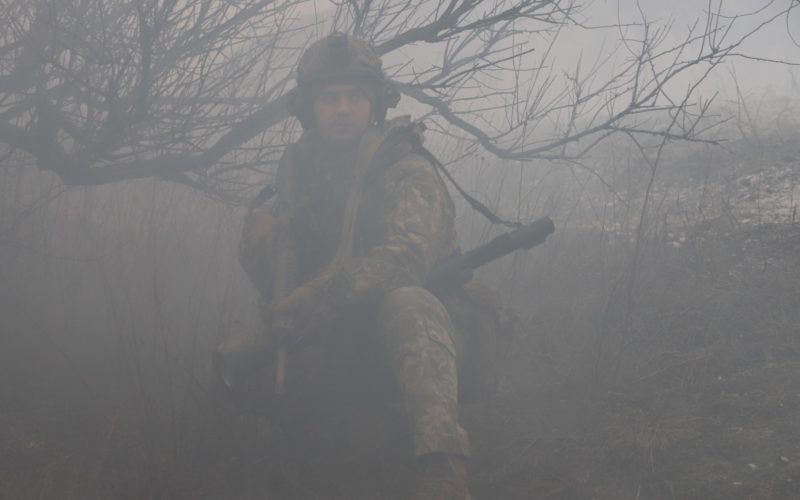 Media: Avdiivka situation critical, street fighting erupts