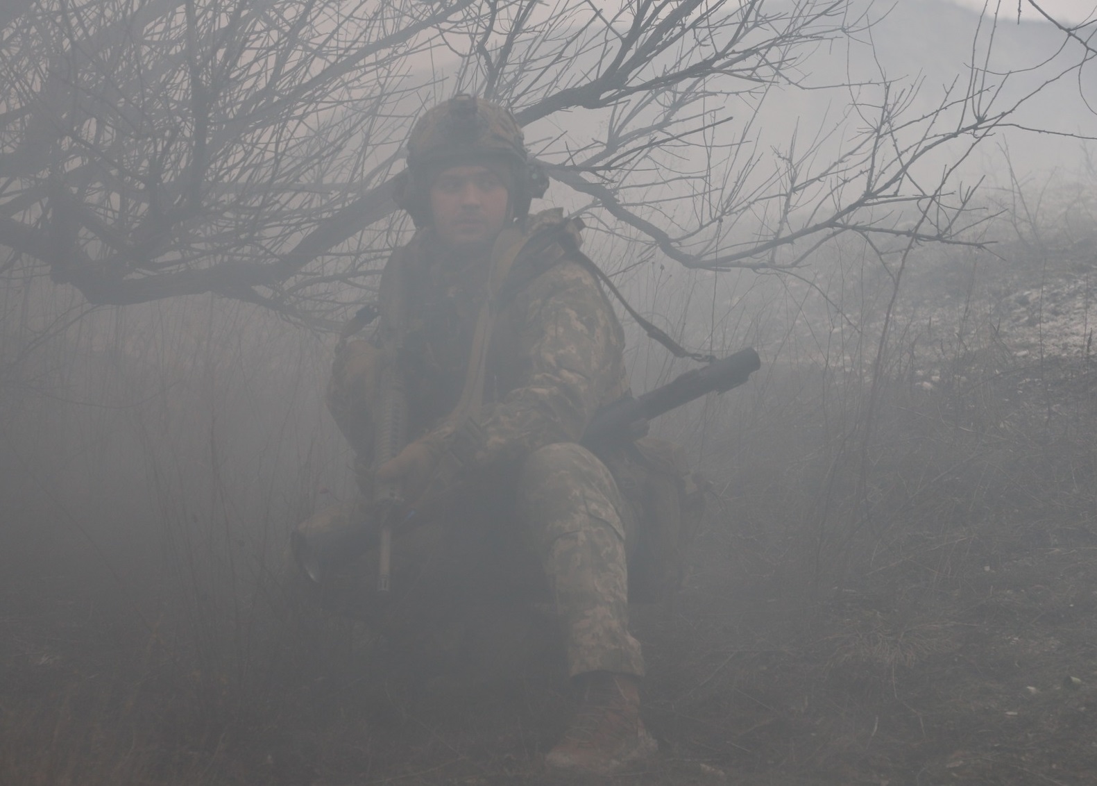 Media: Avdiivka situation critical, street fighting erupts