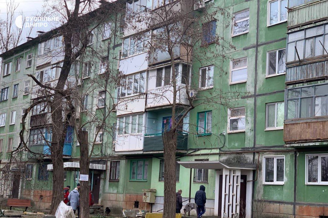 A five-storey building damaged by a Shahed drone crash in Kryvyi Rih, Dnipropetrovsk Oblast, on 18 March 2024. Photo via Suspilne