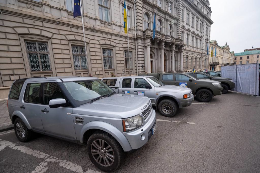 The pickup trucks Ukraine received from British farmers