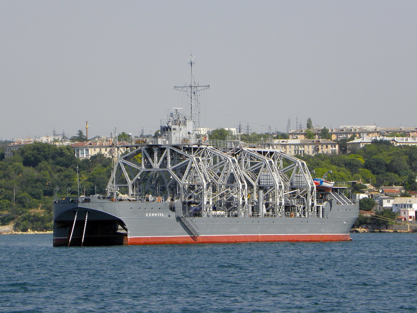 Ukraine strikes Russia's oldest Navy vessel, world's oldest active ship ...