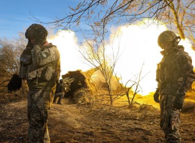Artillery fire Ukraine frontline